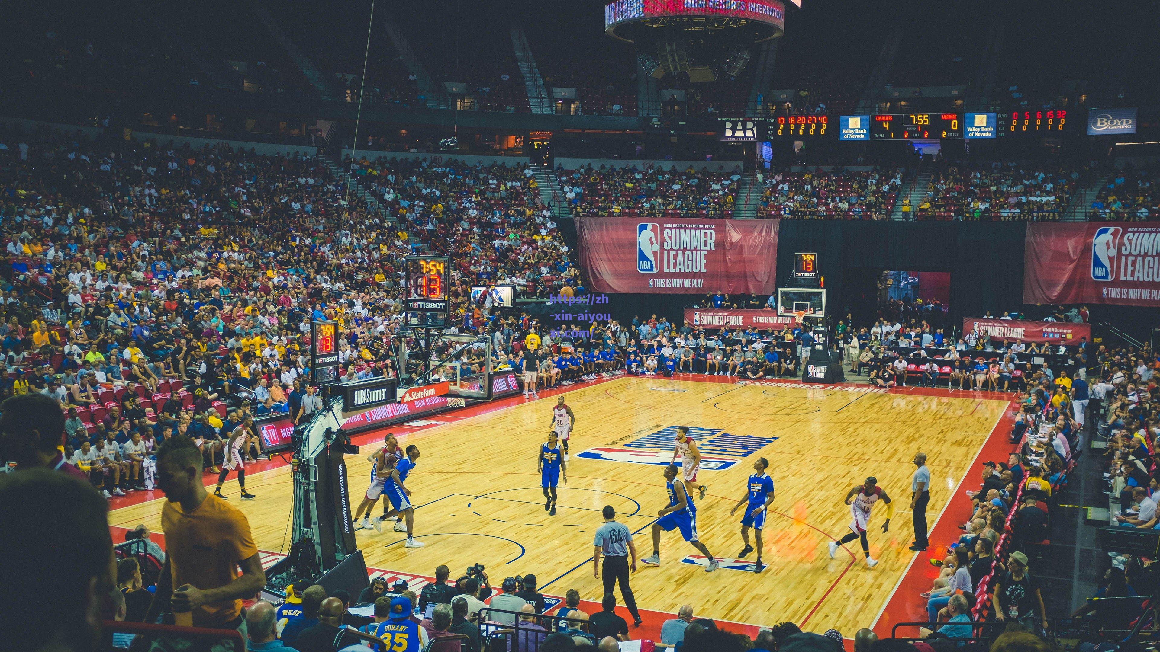 菲尔-琼斯公开赞赏阿莫林执教风格，坦诚是连接球队与球迷的桥梁