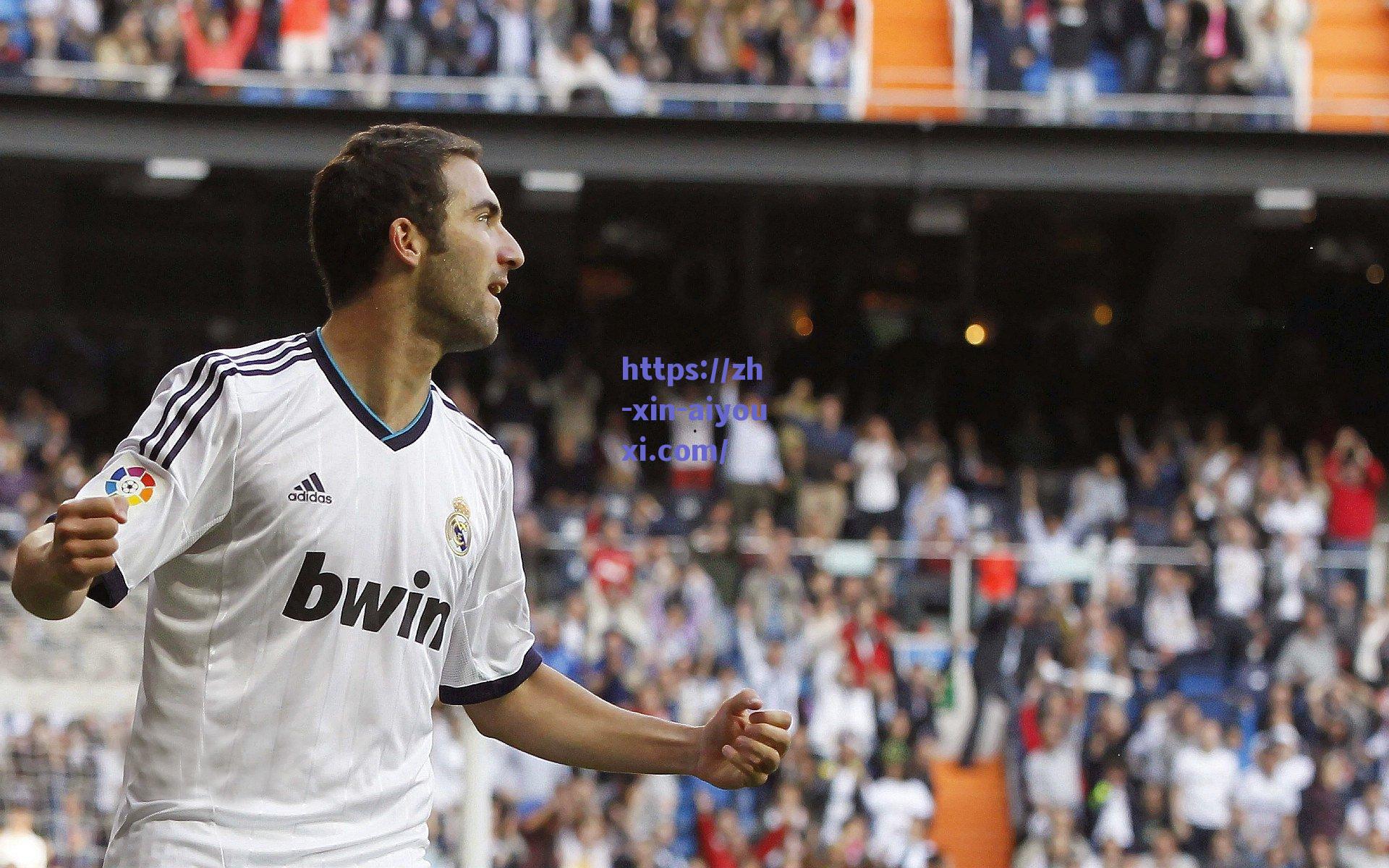 绿茵场外趣味问答，队友设局探偏好，沈梦露机智回应引欢笑